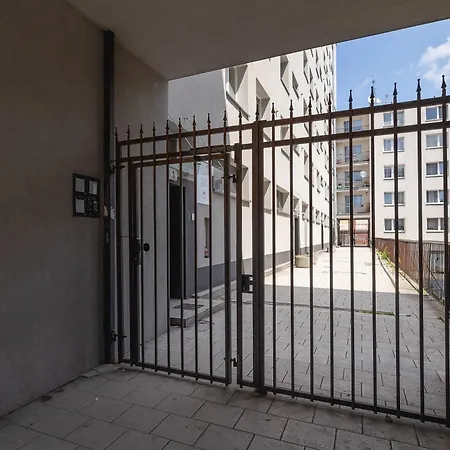 公寓 Modern Near The Railway Station By Renters *