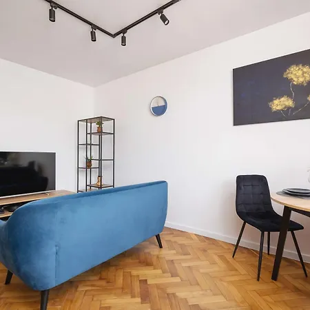 公寓 Modern Near The Railway Station By Renters 格利维采