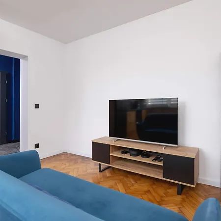 Modern Near The Railway Station By Renters 公寓 格利维采