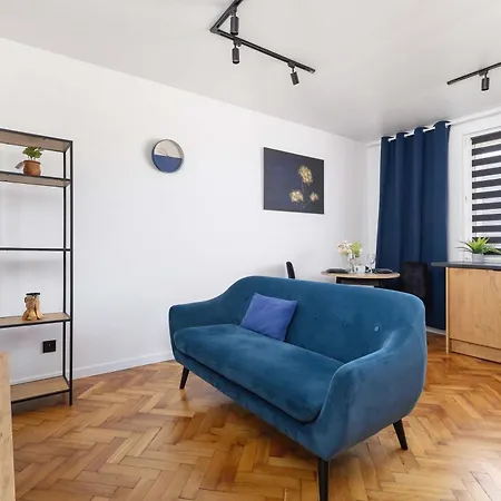 Apartment Modern Near The Railway Station By Renters *